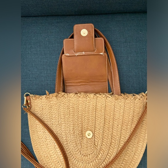 NWOT, Summer Halfmoon Raffia Straw Shoulder Crossbody Handbag Vegan Leather - Picture 4 of 11